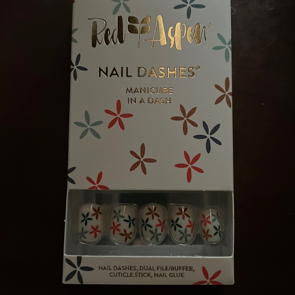 Red Aspen Press on Nail Dashes Pressing Leaves Preston